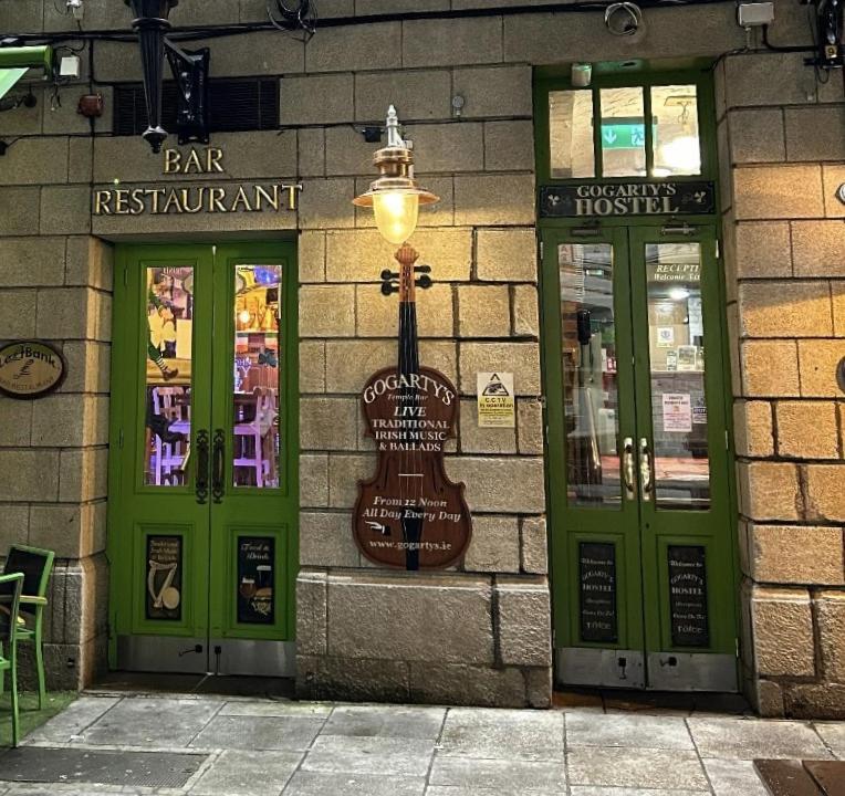 Gogartys Temple Bar Hostel Dublin Exterior photo